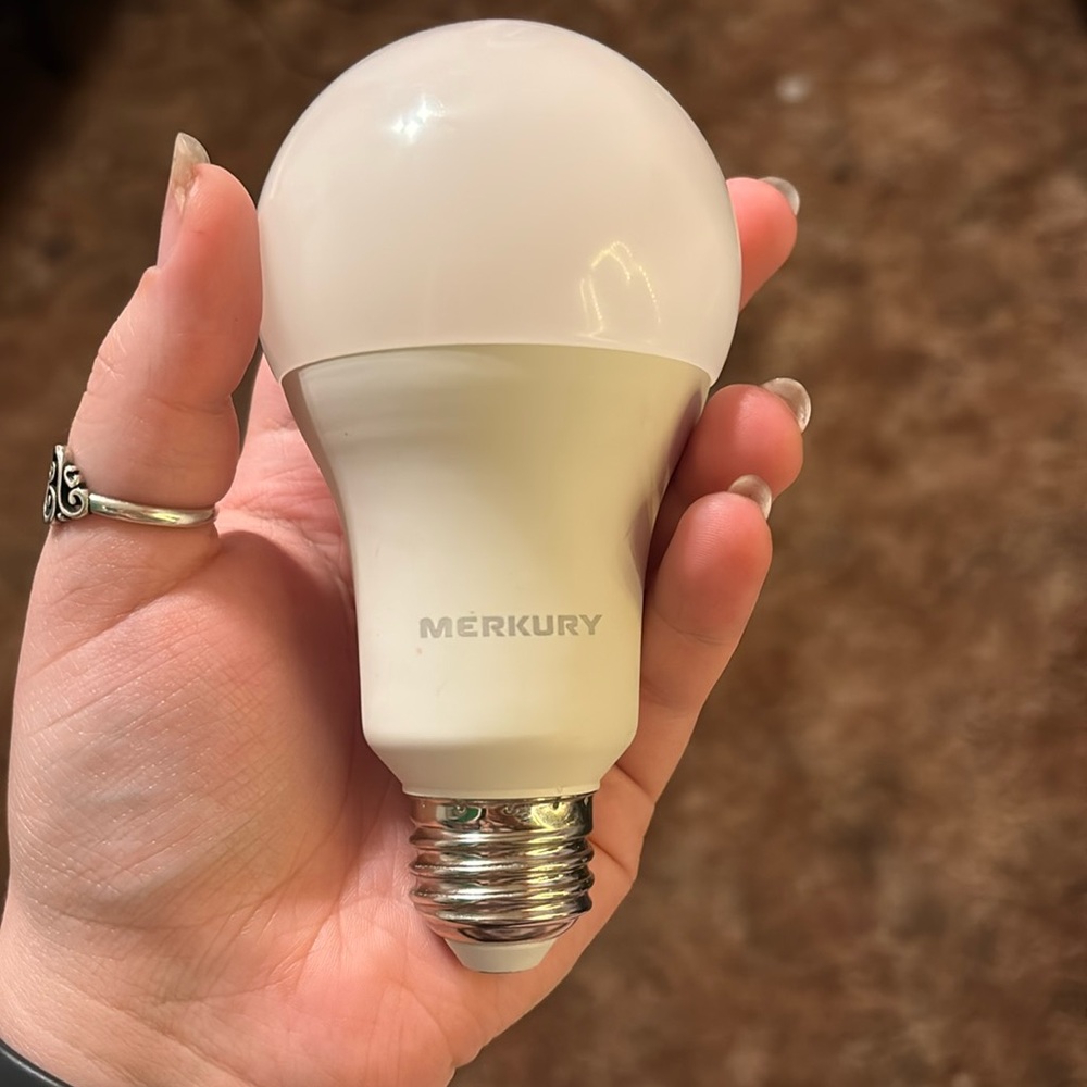 geeni smart home bluetooth lightbulb !!